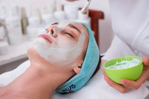Tratamento com máscara facial no Instituto Anna Ferraz